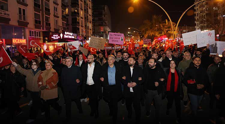 Atakum’da demokrasi nöbeti devam ediyor