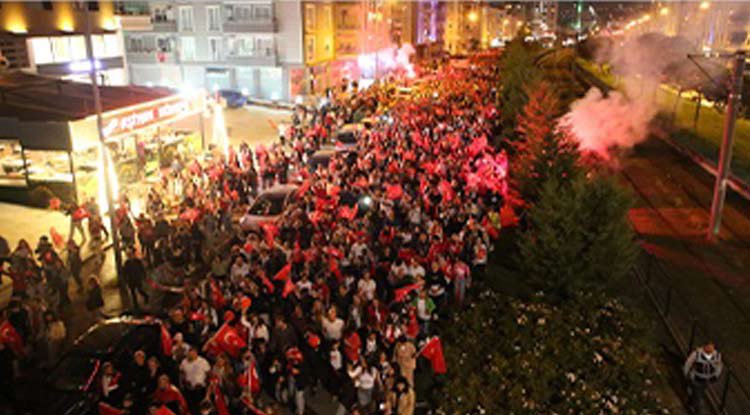 Atakum sahilinde 30 Ağustos coşkusu