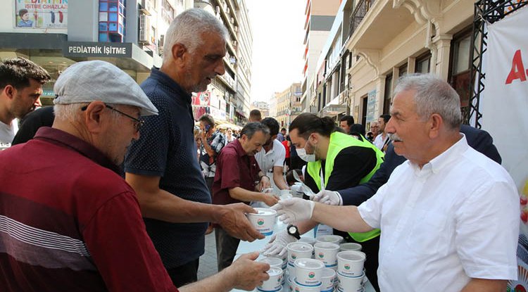 Başkan Demirtaş'tan vatandaşlara aşure
