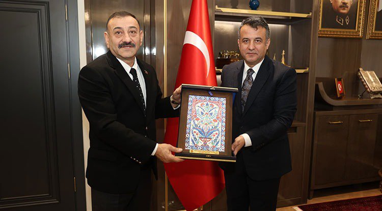 Başkan Doğan'dan Sinecek'e İstiklal Madalyası
