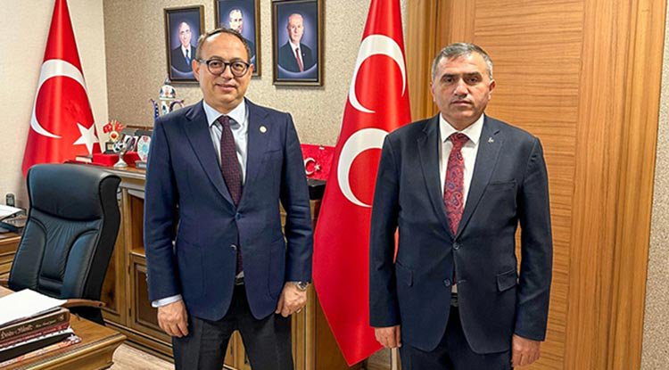 Başkan Mucur'dan Topsakal'a tebrik