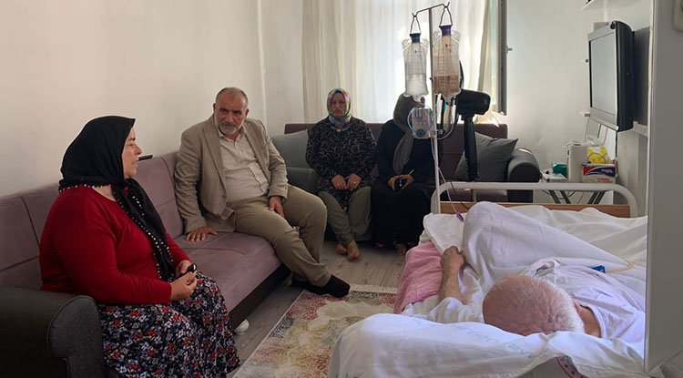 Başkan Sandıkçı'dan hasta ziyareti