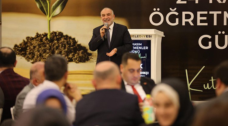 Başkan Sandıkçı'dan Öğretmenlere Çifte Sürpriz