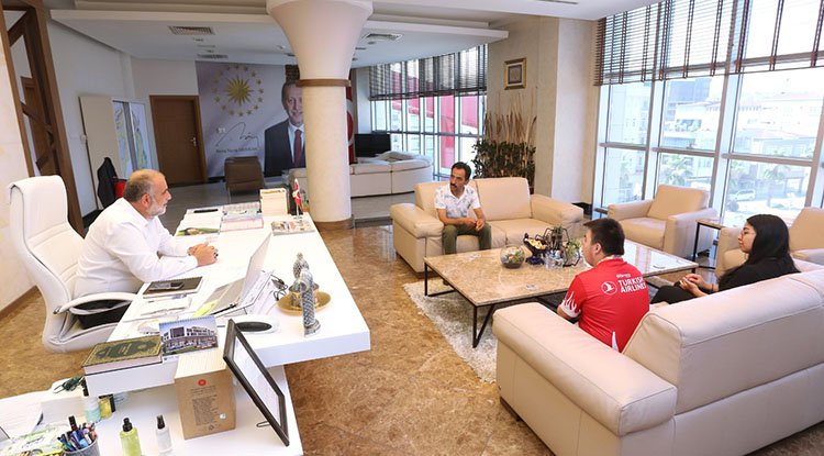 Başkan Sandıkçı, milli sporcuyu ağırladı