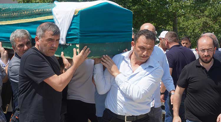 Burhan Mucur’un Annesi Son Yolculuğuna Uğurlandı