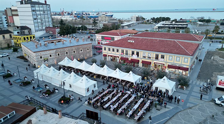 Büyükşehir’in iftar sofrası Samsunluları buluşturuyor