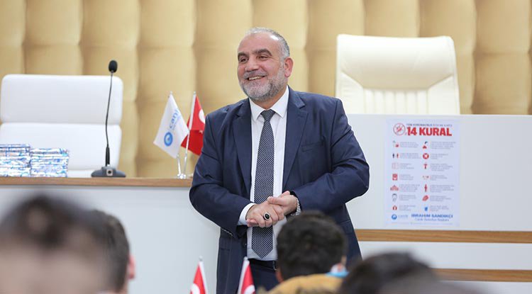 Canik'ten ihtiyaç sahibi öğrencilere YKS başvuru desteği