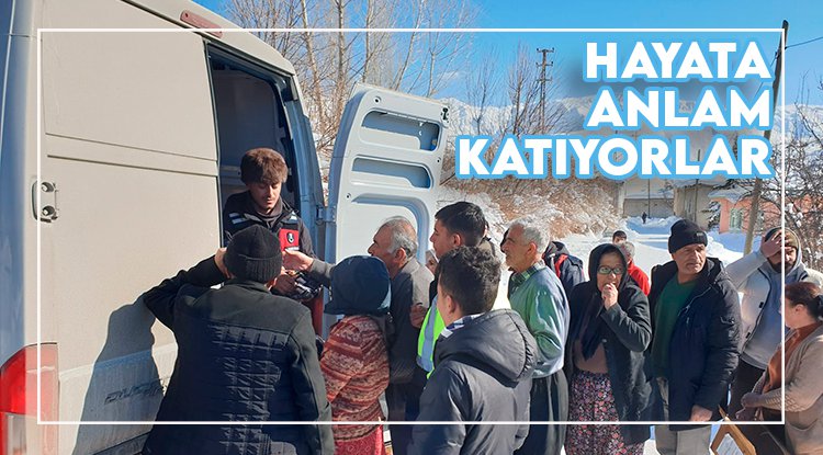 Hayata Anlam Katanlar depremzedelerin yanında