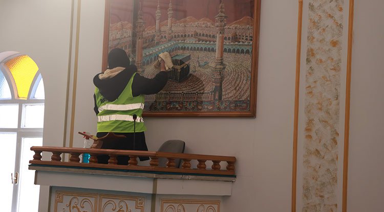 İlkadım'da camilere titiz temizlik