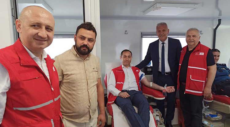 Kaymakam Yıldız'dan kan bağışı kampanyasına destek
