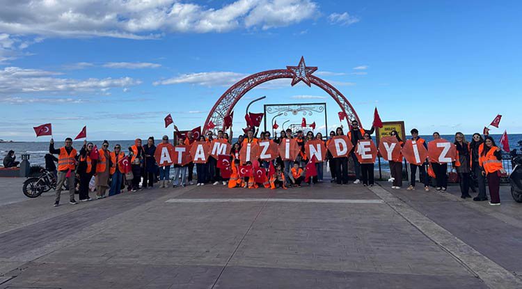 LÖSEV, Cumhuriyet Coşkusunu Gökyüzüne Taşıdı