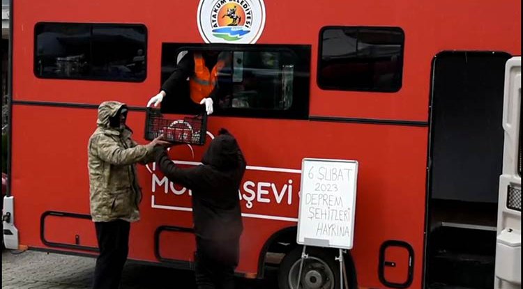 Mobil Aşevi'nden sıcak çorba