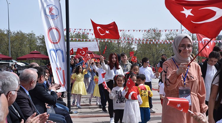 OMÜ’de çocuklar 23 Nisan heyecanını yaşadı