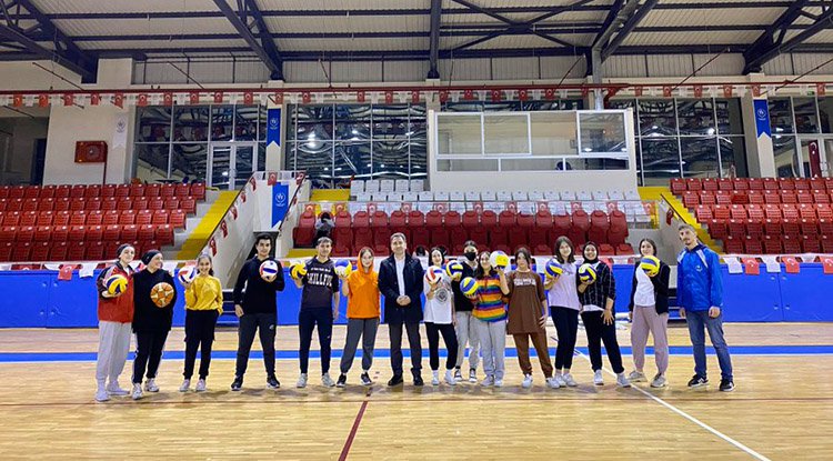 Salıpazarı'nda spor kursları devam ediyor
