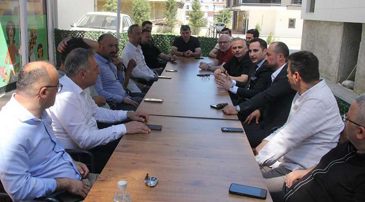 Salıpazarlılar Derneği Kaymakam Beyazıt'ı Ağırladı