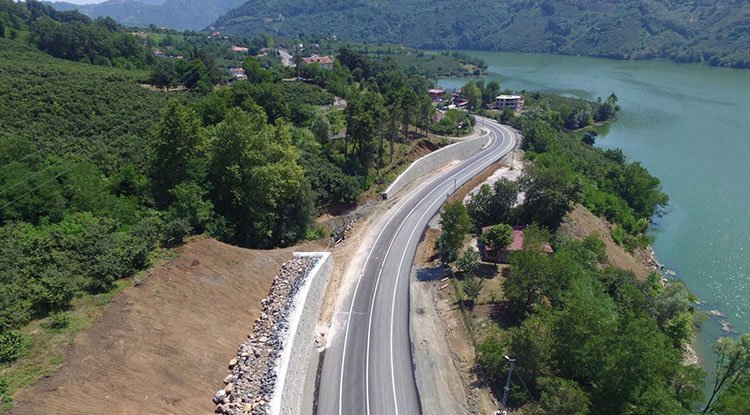 Samsun'da Çarşamba-Ayvacık yolu yenileniyor