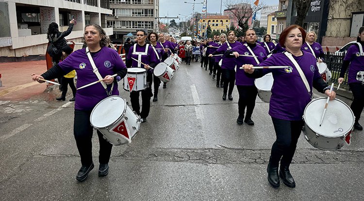 Samsun'da kadın bando takımı büyüledi