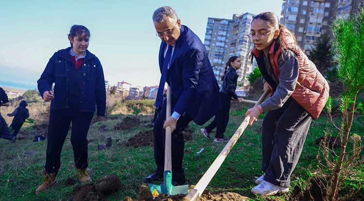 Samsun İlkadım’da Fidanlar Toprakla Buluştu