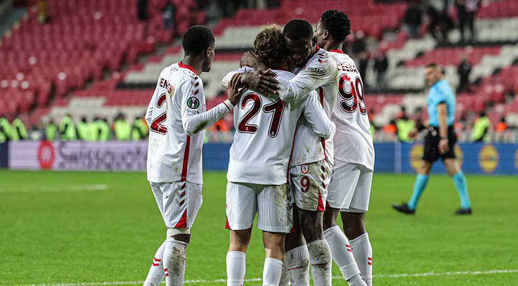 Samsunspor'dan Tarihi Galibiyet!