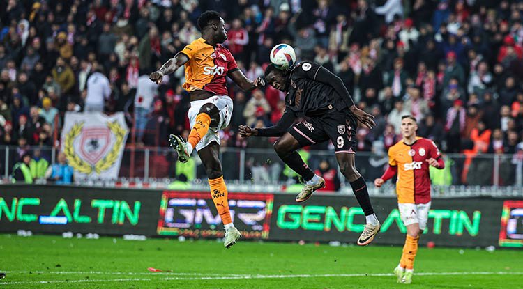 Samsunspor Galatasaray'a direnemedi