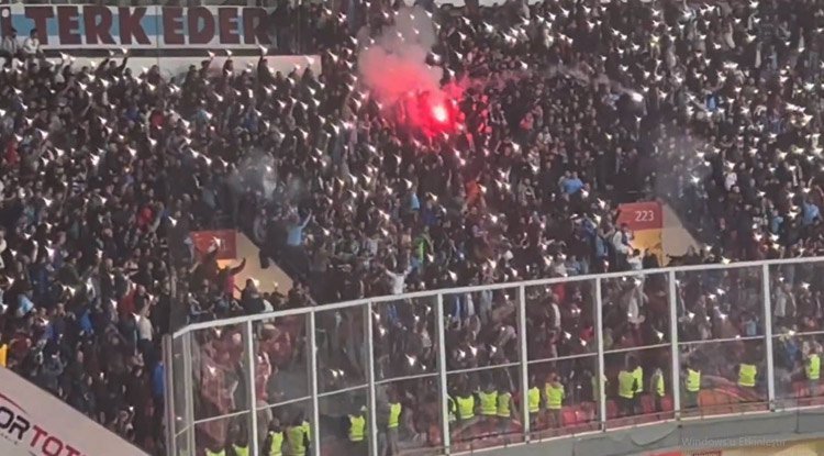Samsunspor Taraftarından Tepki: Meşaleler Stadyuma Nasıl Girdi?
