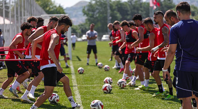 Samsunspor yeni sezona sıkı hazırlanıyor